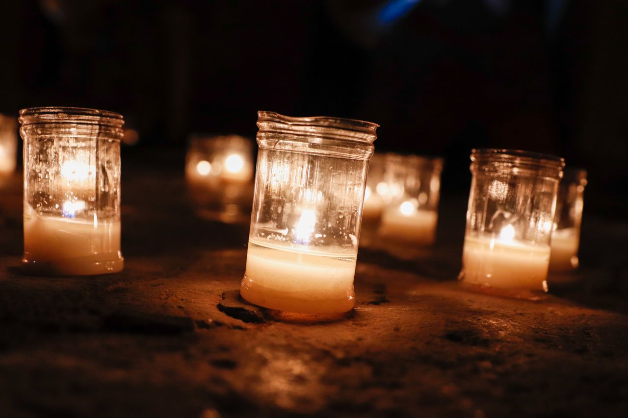 Amber Dusk — warm scented candle